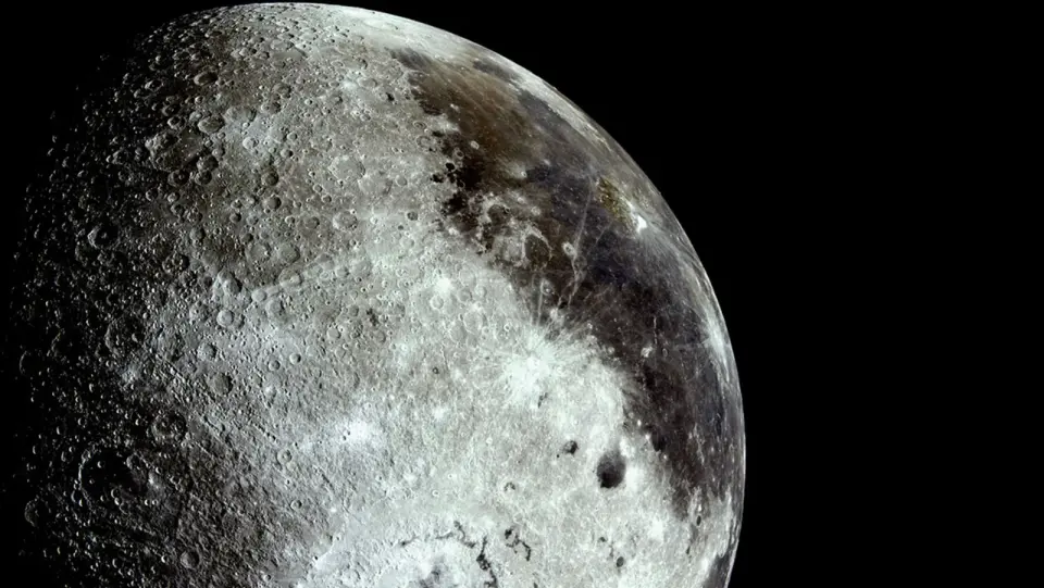 NASA Releases 800GB of Artemis II Data, Revealing Unexpected Lunar Colors and Impact Flashes