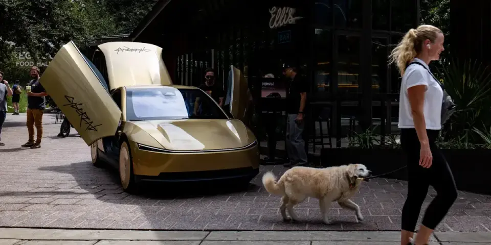 Tesla Robotaxis Face Nighttime Blind Spot as Musk Acknowledges Struggle to Detect Pets