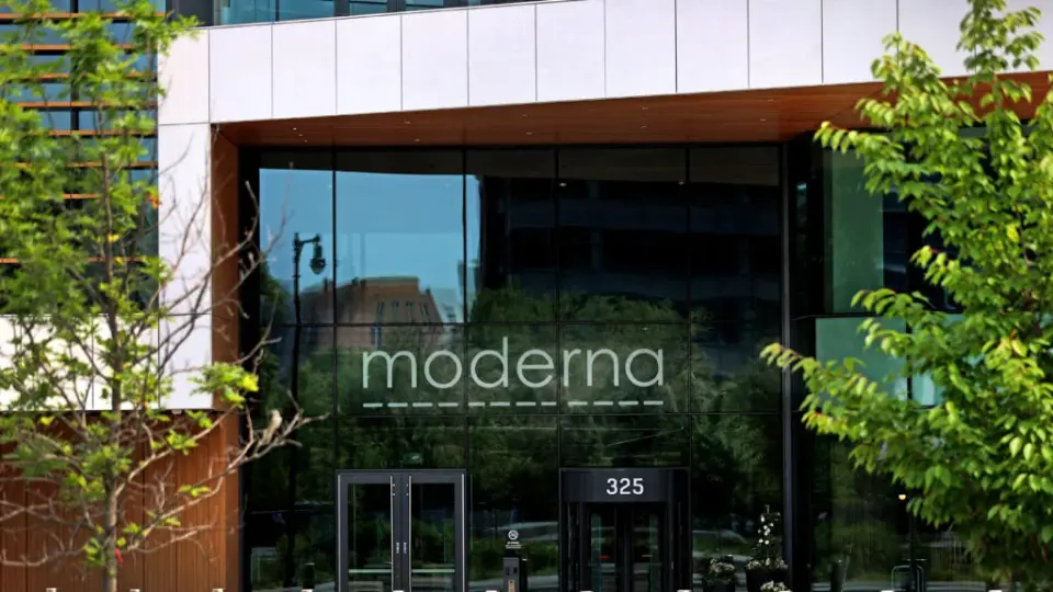 Moderna Co‑Founder Bets Big on mRNA’s Cancer-Vaccine Promise