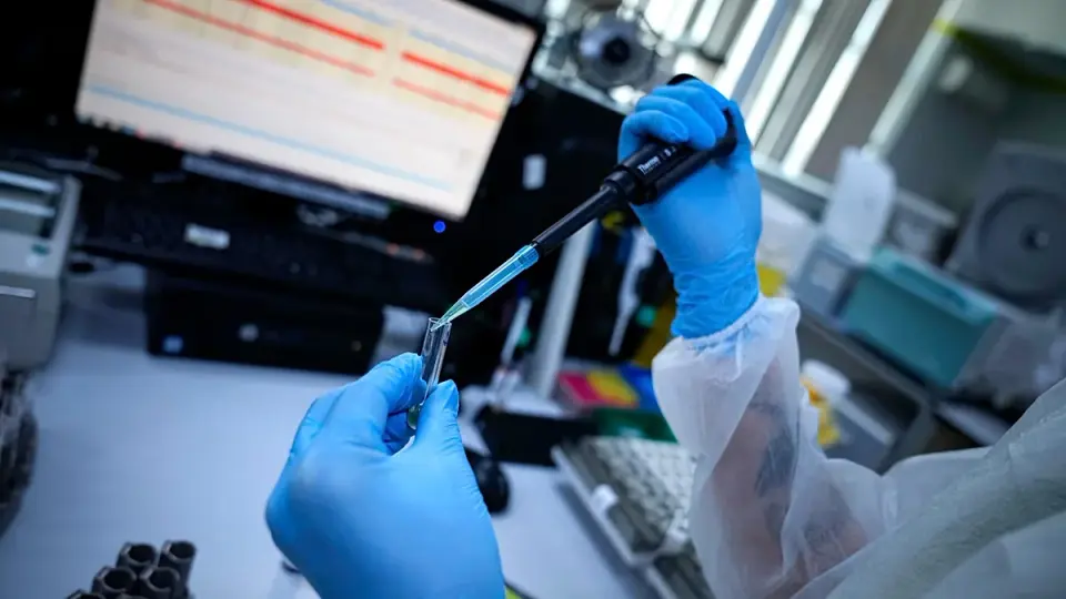 EU and US monitor suspected pneumonic plague case in Siberia after lab worker death