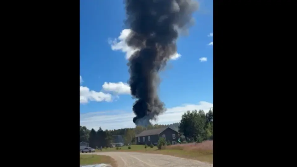 Texas Air National Guard F-16 crashes in Michigan during training, triggering one-mile evacuation