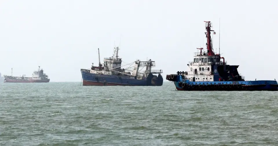 Iran Claims Seven Tankers Hit in Hormuz as US and Israel Brace for Escalation