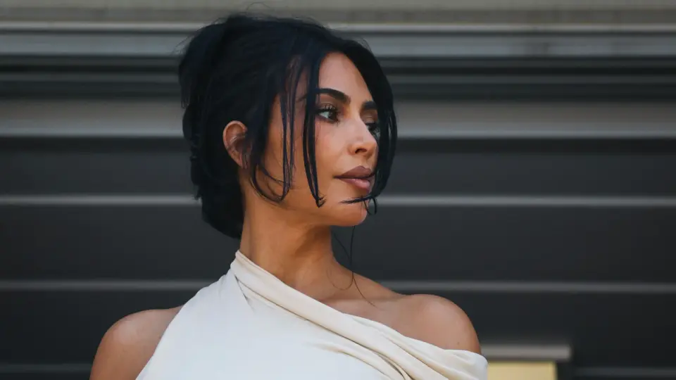 Kim Kardashian’s Esophagitis Diagnosis Triggers Family Anxiety Over Robert Kardashian’s Legacy