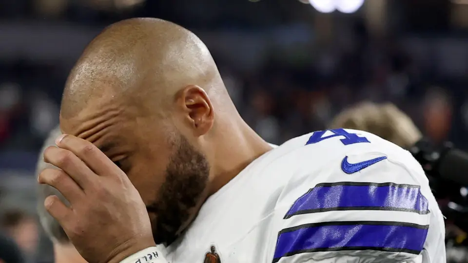 Prescott clashes with stadium worker after Cowboys' 24-16 loss to Buccaneers