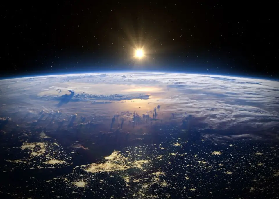 Cosmic Radiation Linked to Higher Cancer Death Risk for Pilots and Flight Attendants