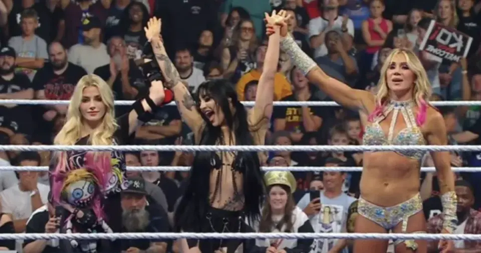 Bliss Returns on SmackDown as Paxley Debuts with a Splash