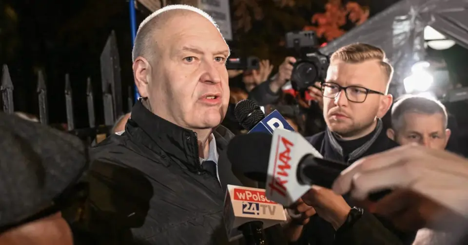 Poland’s Constitutional Tribunal Seizes Control as Chief Judge Ousted, Triggering Street Clashes