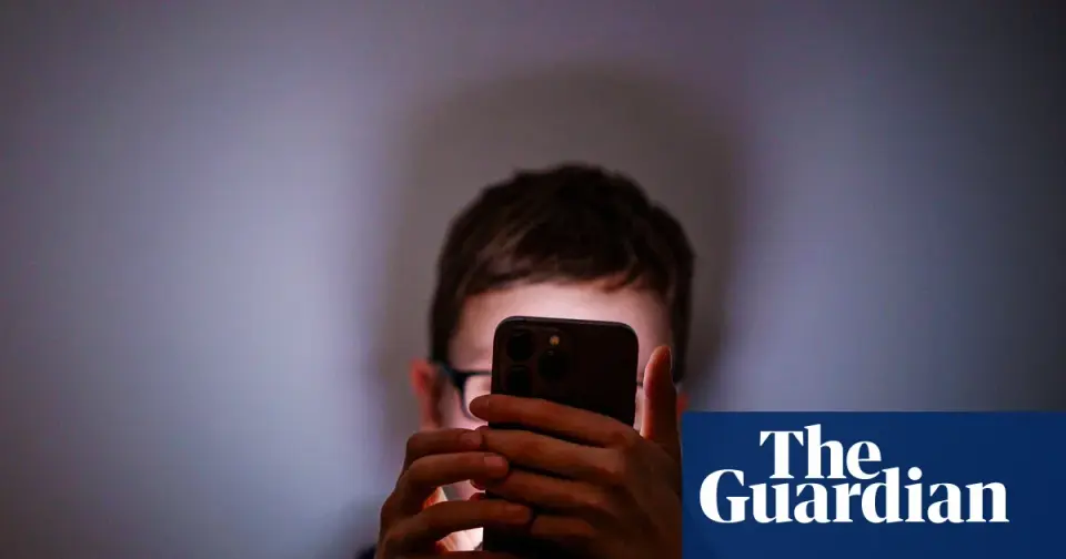 Global Review Links High Screen Time to Child Development Risks Comparable to Premature Birth