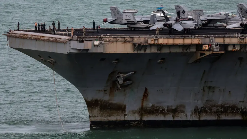 USS Abraham Lincoln Ends Record 286-Day Deployment with Rest Stop in Thailand