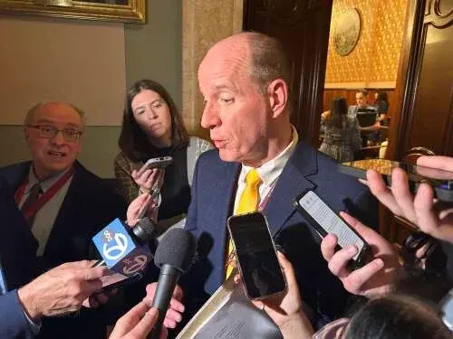 Illinois lawmakers seek local-stadium authority plan to keep Bears amid stalled tax-break bill