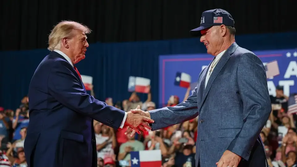 Trump Awards Clemens Medal of Freedom in San Antonio