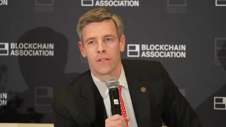 Community Bankers Sue OCC Over Crypto Trust Charters