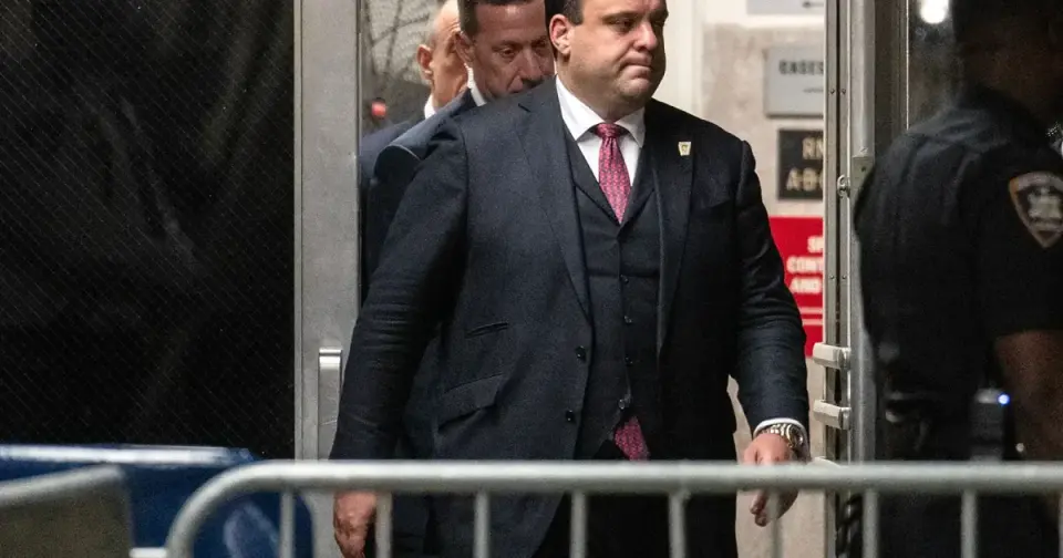 New DOJ Memo Broadens Presidential Privilege to Include Private Advisers