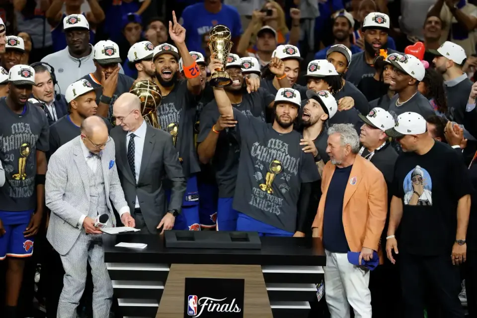 Knicks Open Title Defense With Banner-Raising Clash Against LeBron’s 76ers