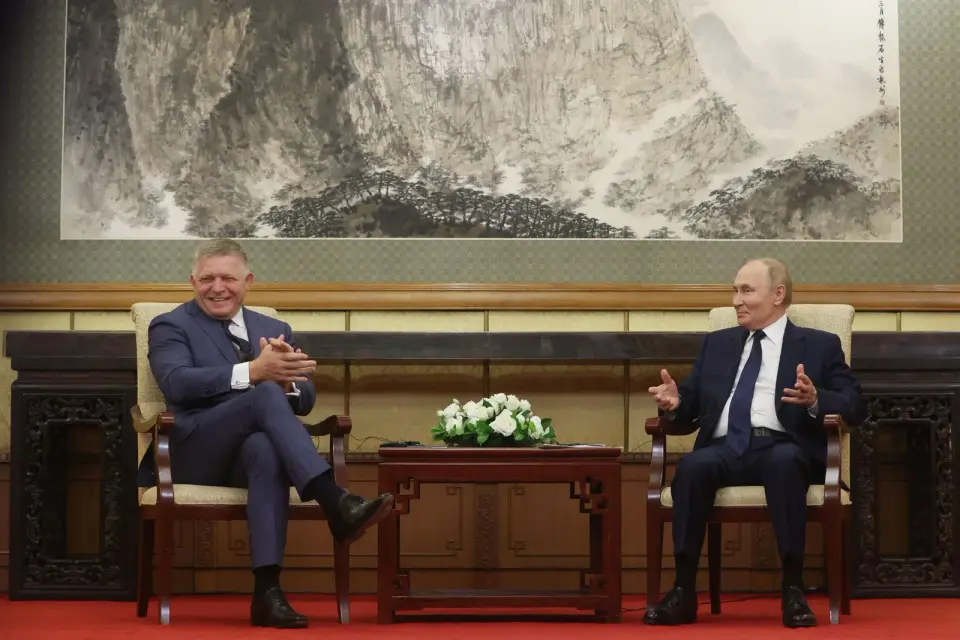 Lithuania and Latvia Block Slovak PM's Moscow Airspace Route