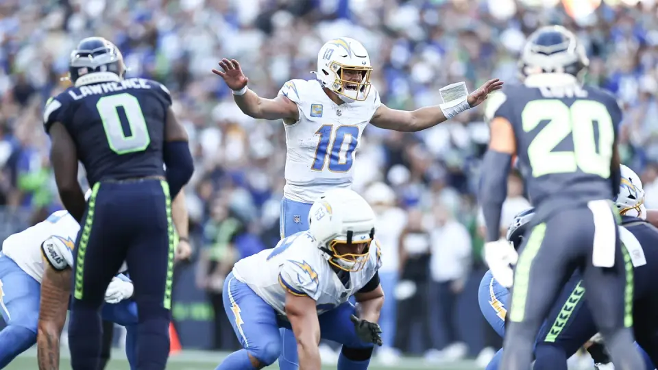 Chargers Hit 0-4 as Harbaugh Defends McDaniel Amid Herbert's Career-Worst Struggles