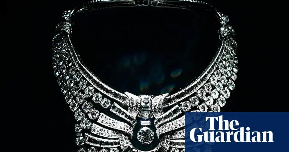 Vienna Museum Heist: Unmasked Thieves Steal Egyptian Queen's 200-Carat Necklace
