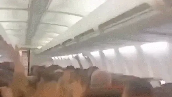 Sepehran Airlines 737 returns to Mashhad after tire blowout causes cabin debris