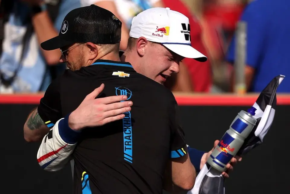 Zilisch signs with Hendrick for 2028, Trackhouse calls it bittersweet