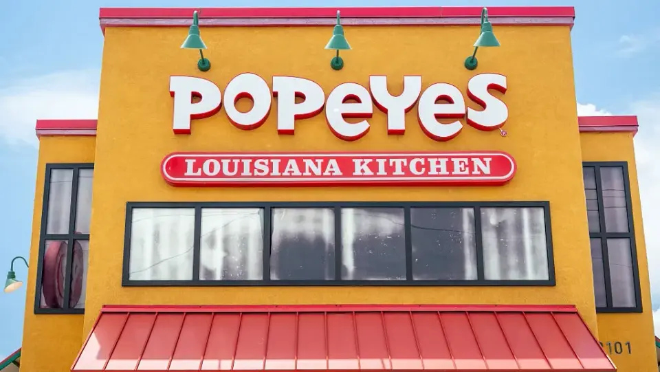 Texas couple sues Popeyes for $1.5M over foreign object in chicken