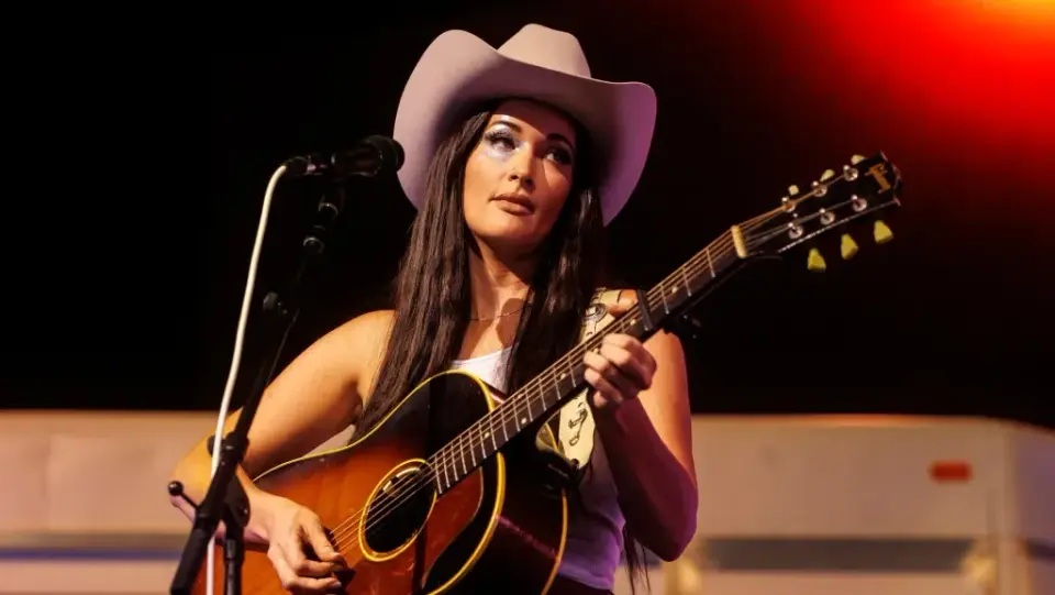 Kacey Musgraves Finishes Boston Set Despite Pyrotechnic Fire