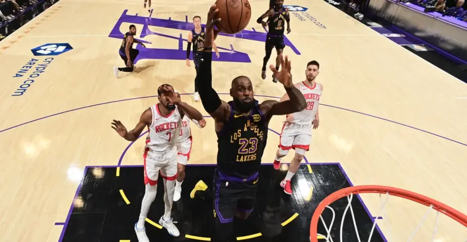 Lakers ride backcourt surge to 2-0 lead, grind out 101-94 win over Rockets