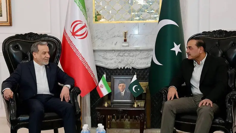 Iran Rejects Uranium Transfer, Threatens Hormuz Cables as Pakistan Mediation Stalls
