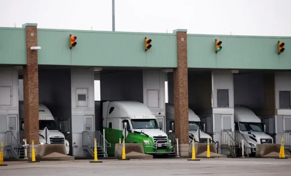 Trump Swaps Canadian Tariffs for Maine Goods Ahead of Midterms