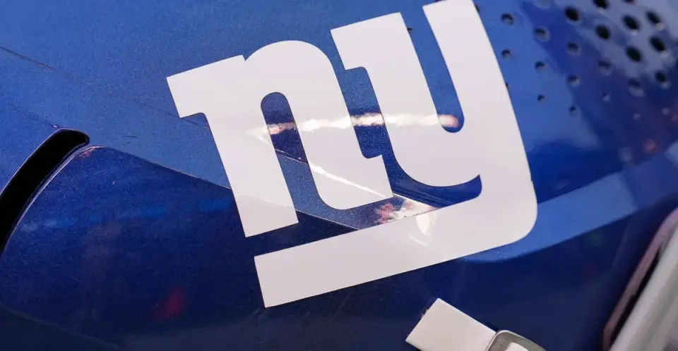 Rookie Arvell Reese Emerges as Giants' Camp Highlight Amid Offense Worries