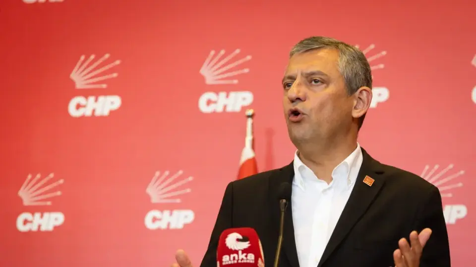 Ousted CHP figure rallies thousands in Ankara after leadership ruling