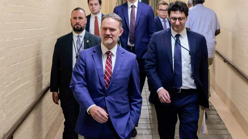 GOP Lawmakers Defend Trump’s Canada Tariffs Despite Midterm Risks