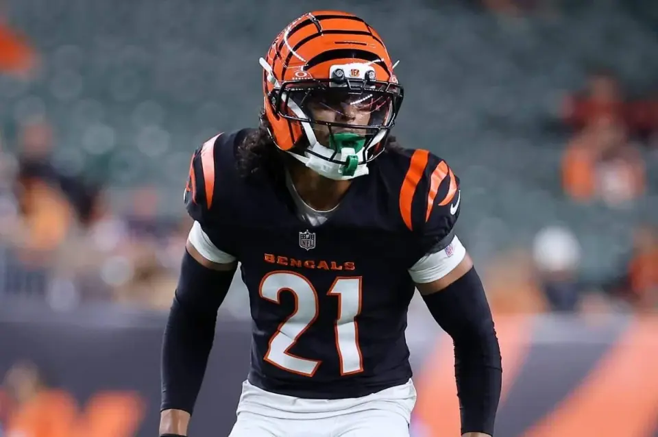 NFL Waiver Wire Chaos: Levis Ignored, 29 Players Claimed as Teams Rebuild