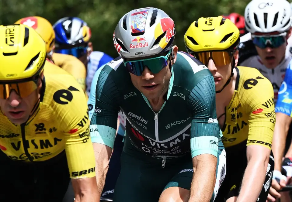 Visma-Lease a Bike’s tactical gamble fails as Tronchon steals Vuelta stage 10