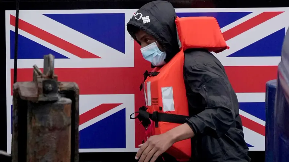 UK and France terminate 'one in, one out' migrant pilot after limited results