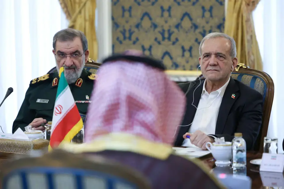 Mecca Alliance envoys urge Tehran to halt war as oil prices dip
