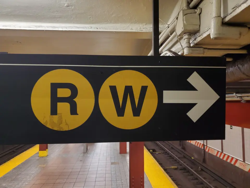 Funding clamps, doctored data claims, and AI in science dominate Retraction Watch’s Weekend Reads