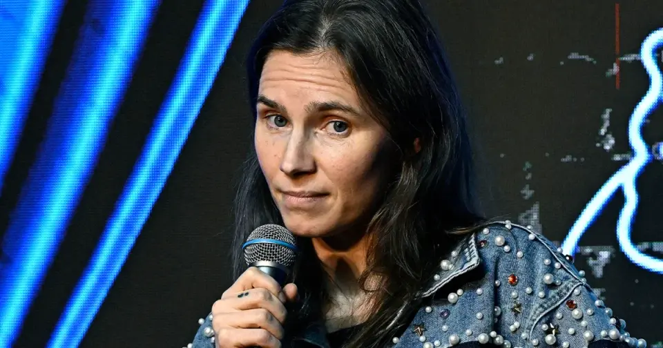 Knox defends Cartwheel at Edinburgh Fringe as tribute, not mockery