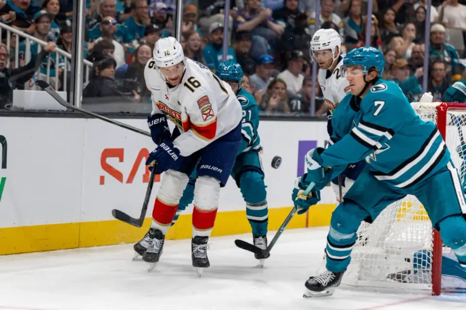 Panthers captain Barkov exits early with left-leg injury, facing potential long-term absence