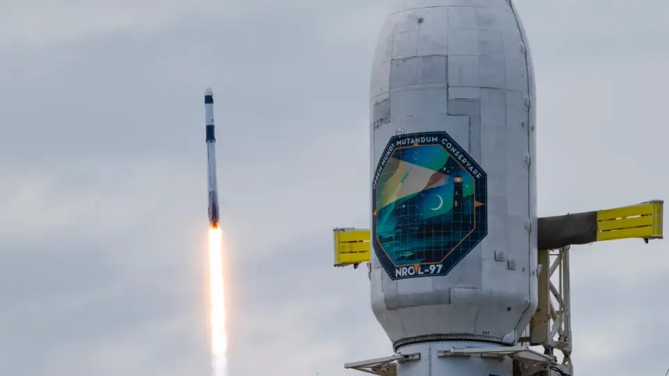 SpaceX Achieves First Orbital Starship Flight While Industry Faces Launch Capacity Crisis