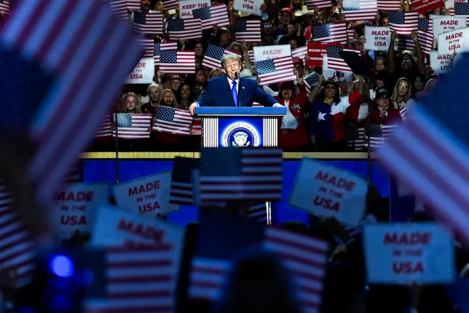 Trump's Pre-Midterm Cash Blitz: $90 Checks, Diesel Orders, and the $5,000 Promise