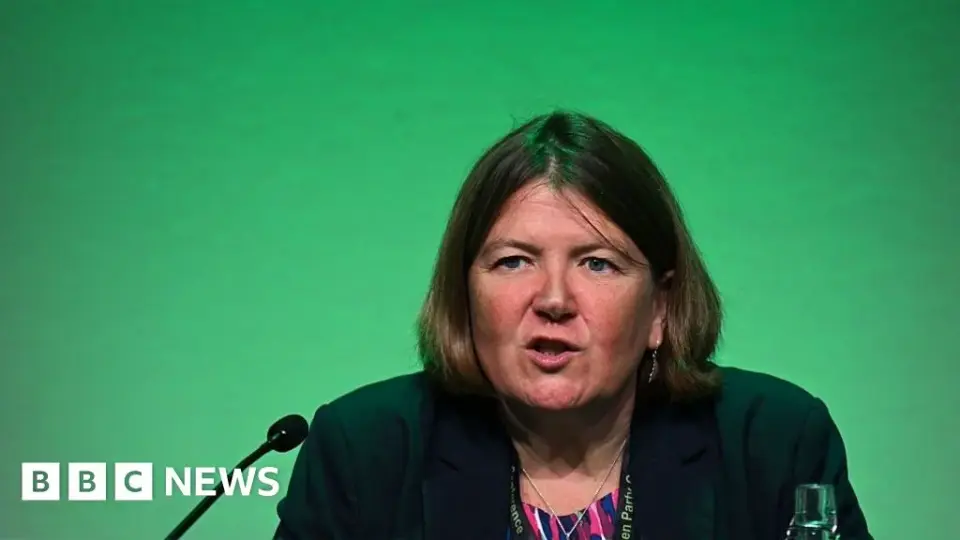 Green Party fractures over 'Zionism is racism' policy and leadership crisis