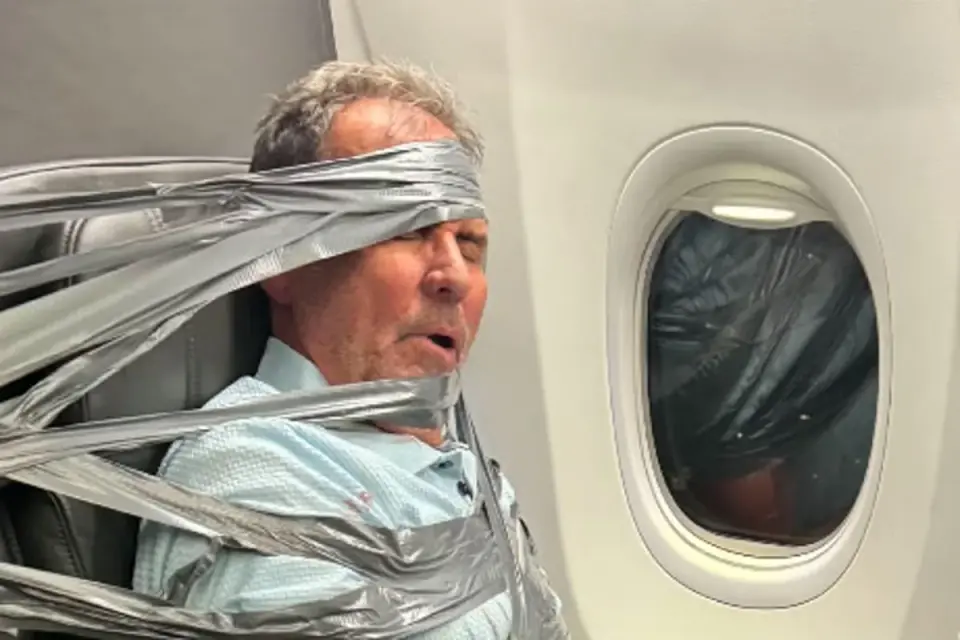 Duct-taped passenger breaks silence on Dallas–to–New Jersey American Airlines incident