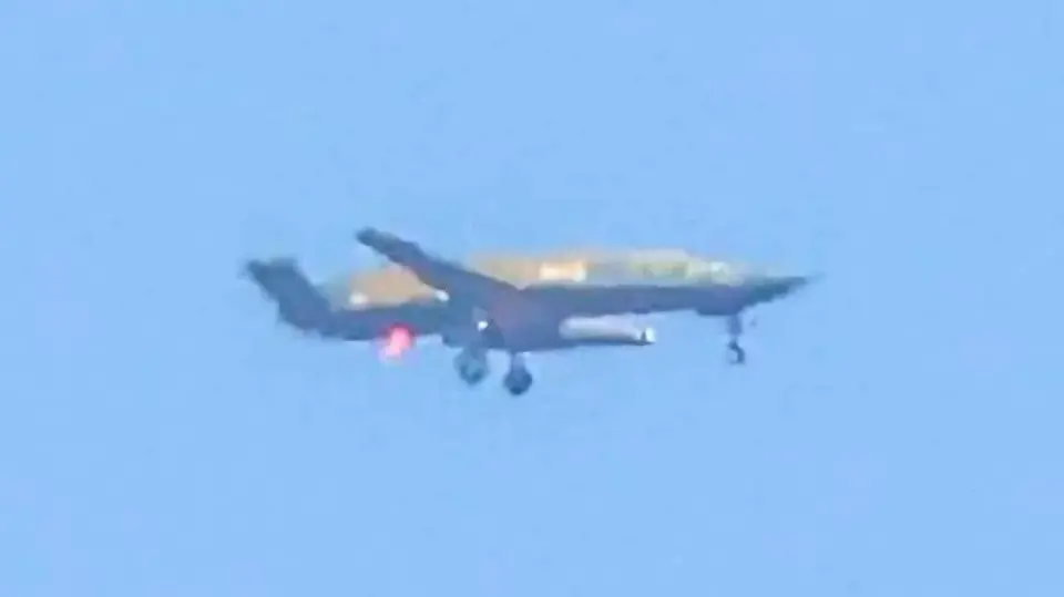 MQ-25 Stingray Flies for First Time, Paving Way for Carrier-Based Refueling