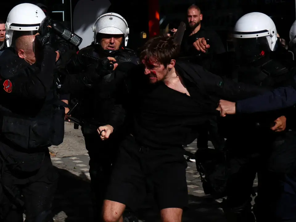 Albanian Student Protests Escalate to Fire and Clashes at Education Ministry