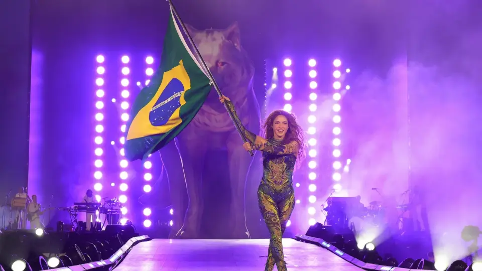 Shakira Delivers Free Copacabana Show That Attracts 2 Million to Rio Beach