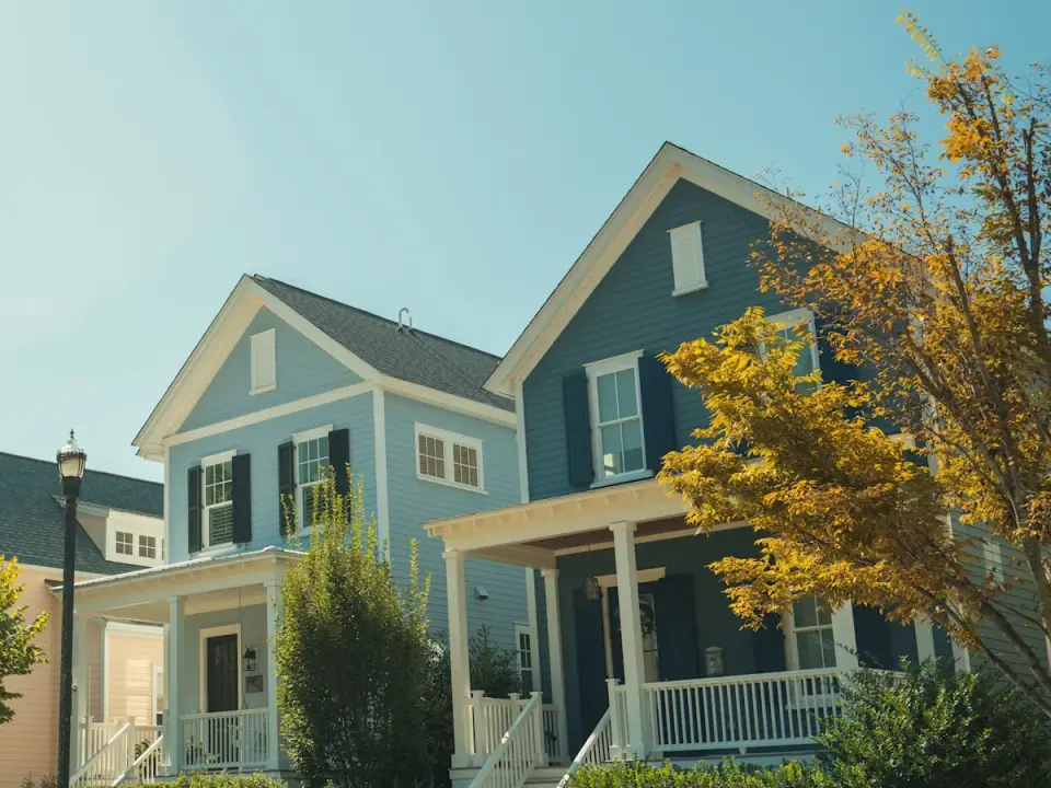 Cracking housing prices spark 2008 echoes, warns veteran economist