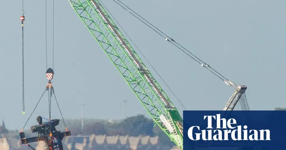 UK completes £9.5m removal of masts from WWII munitions shipwreck in Thames