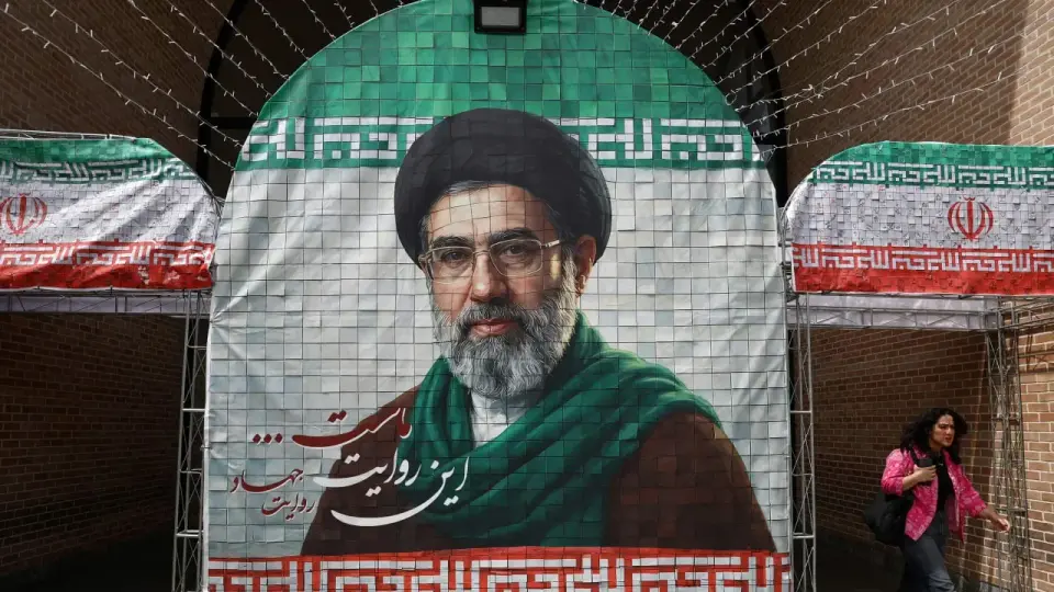 Cleric reveals Mojtaba Khamenei was rescued from hospital rubble after strikes
