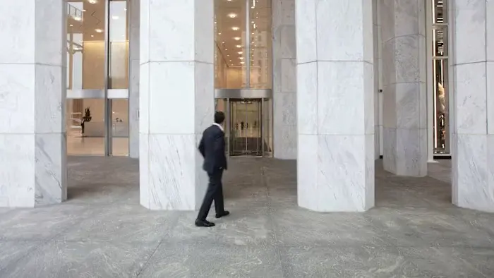 Weil Gotshal Engages Restructuring Advisors as Collapse Looms