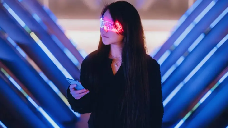 Infrared-vision glasses edge toward superhuman sight